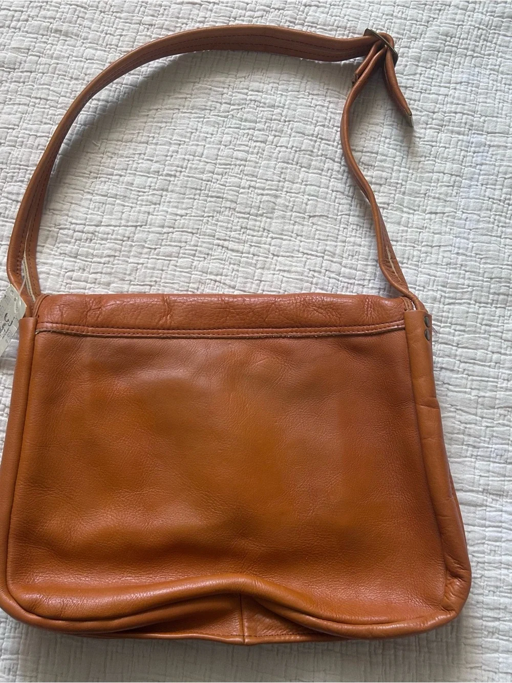 Vintage Cognac Leather Shoulder Bag with Front Tab Bamberger’s Retro